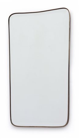  UNO SPECCHIO DA PARETE, anni '50. <br>Ottone, 