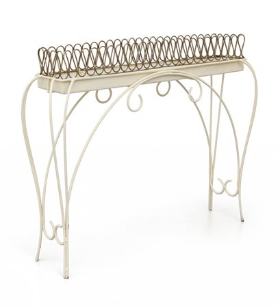 UNA FIORIERA, anni '50. <br>Ferro verniciato, 