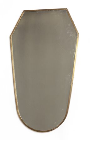  UNO SPECCHIO DA PARETE, anni '50. <br>Ottone, 