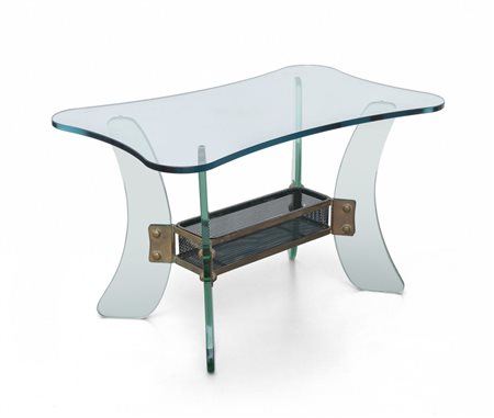 UN TAVOLINO, anni '50. <br>Ottone, cristallo 