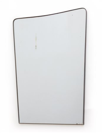 UNO SPECCHIO DA PARETE, anni '50. <br>Ottone, 
