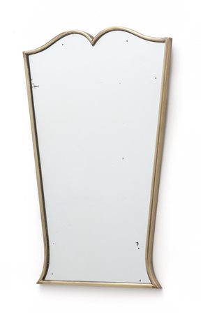  UNO SPECCHIO DA PARETE, anni '50. <br>Ottone, 