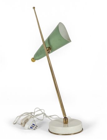  UNA LAMPADA DA TAVOLO, anni '50. <br>Alluminio 