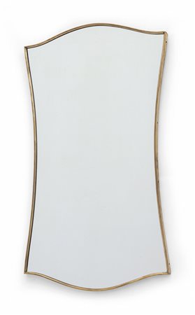 UNO SPECCHIO DA PARETE, anni '50. <br>Ottone, 