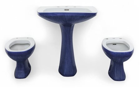 ANTONIA CAMPI <br>Un set di apparecchi sanitari 