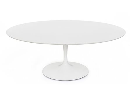  EERO SAARINEN<br>Un tavolo modello '170TR' per 