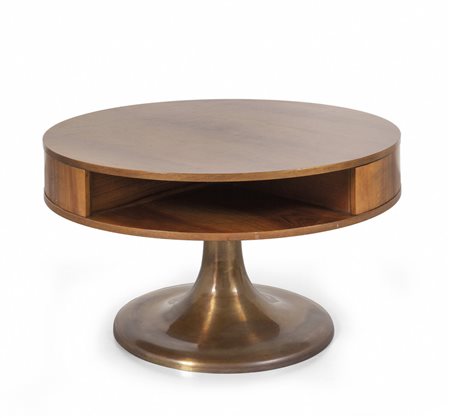  UN TAVOLINO, anni '60. <br>Ottone, legno 