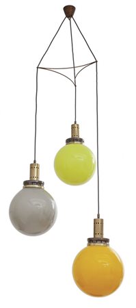 UNA LAMPADA A SOSPENSIONE, anni '60. <br>Ottone, 