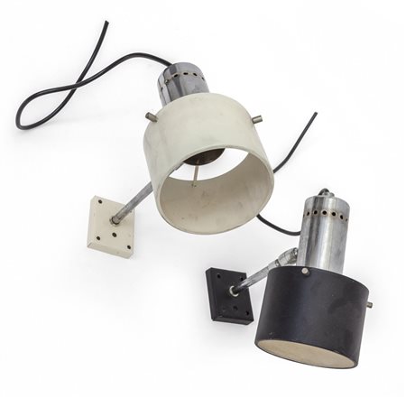  DUE LAMPADE DA PARETE, anni '60. <br>Lamierino 