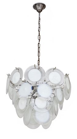  UN LAMPADARIO, anni '60. <br>Struttura di 