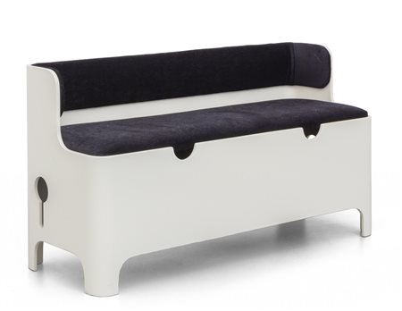 CARLO DE CARLI<br>Una cassapanca da ingresso per 