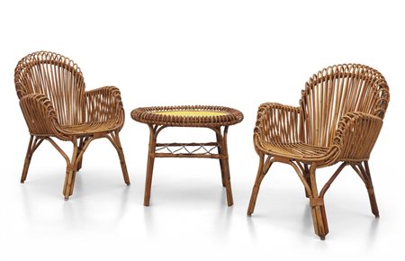 DUE POLTRONE e UN TAVOLINO, anni '60. <br>Bambù, 