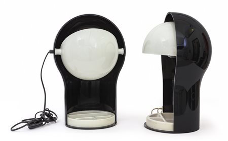  VICO MAGISTRETTI <br>Due lampade da tavolo 