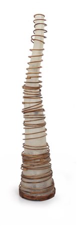 UNA LAMPADA DA TERRA, anni '70. <br>Vetroresina, 