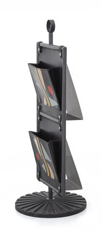 ELENA SALMISTRARO <br>Un portariviste, anni 2000. 