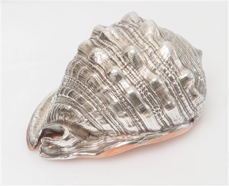CONCHIGLIA Placcata in argento. Cm 11x15,5x12.