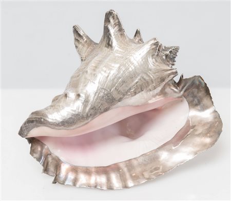 CONCHIGLIA Placcata in argento. Cm 14x18,5x16.