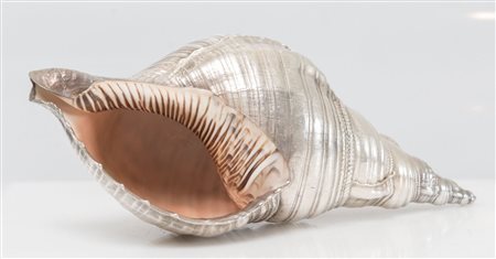 CONCHIGLIA Placcata in argento. Cm 10x27,5x12.