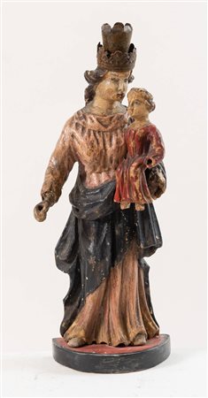Madonna con bambino. Francia, XVII secolo. Legno policromo e corone in...