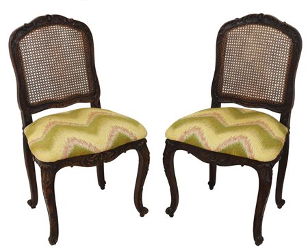 LOTTO COMPOSTO DA 10 SEDIE in noce scolpite di cui 4 con seduta imbottita h...