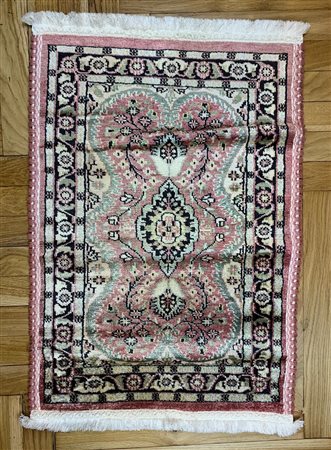 TAPPETO HERIS cm 64x98