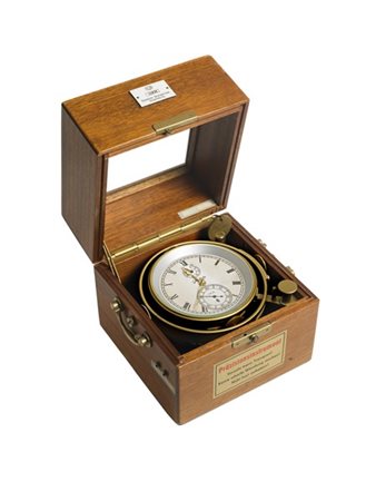 GLASSHÜTTE GUB
Cronometro da marina in cassa di legno. Matricola 12836 indicata