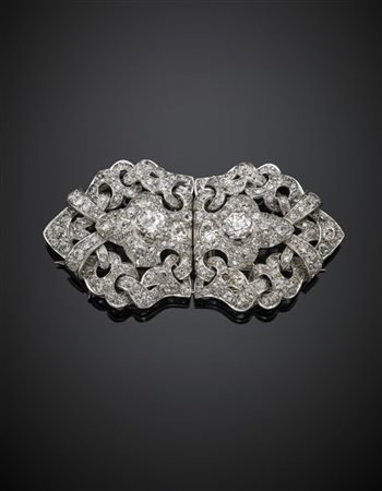 Doppia spilla con accessorio a clip in oro bianco, platino e diamanti old mine