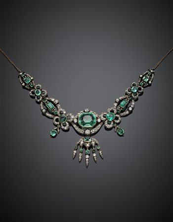 Ornamento da corsetto a ghirlanda in argento e oro giallo 333/1000, al centro u