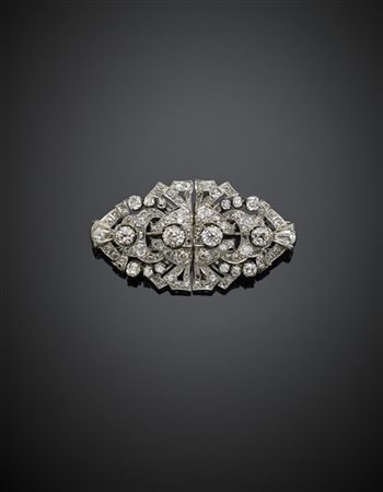 Doppia broche a scudo in oro bianco, platino e diamanti old mine per complessiv