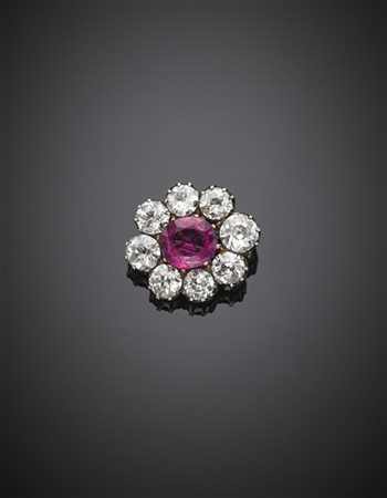 Broche/pendente in oro giallo e argento con sette diamanti old mine per comples