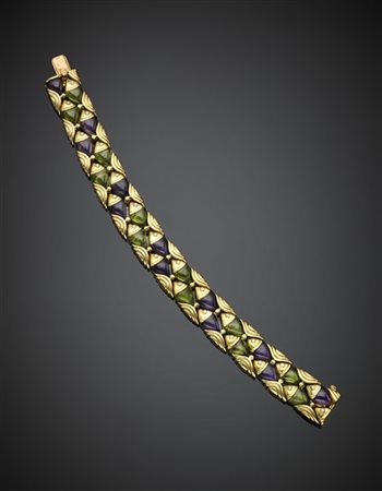 BULGARI
Bracciale "Naturalia" in oro giallo rifinito con peridoti e ametiste, g