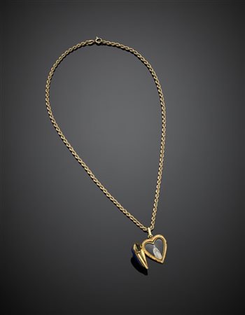 Catena in oro giallo con pendente a cuore di cm 3,10 circa rifinito in smalto b