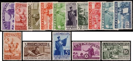 LUSSEMBURGO 1935
"Intellettuali". Serie completa di 15 valori
Leggere aderenze