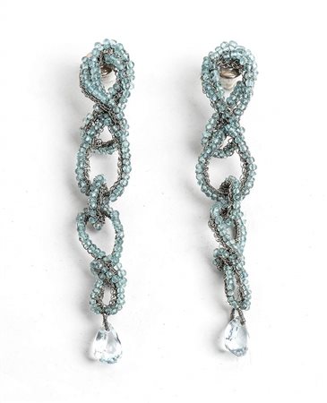 LUNGHI ORECCHINI PENDENTI IN APATITE AZZURRA, TOPAZIO BLU, FILIGRANA DI FERRO