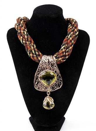 GIROCOLO IN CORDONE DI SETA MULTICOLORE CON GRANDE PENDENTE IN BRONZO DORATO E DUE CITRINI LEMON  