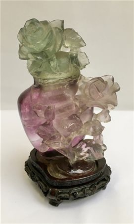 Vaso con coperchio in quarzo, base in legno (h. cm 14) (difetti e mancanze)