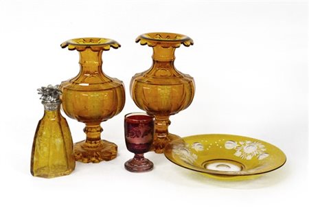 Manifattura di Boemia, secoli XIX/XX, lotto composto da una coppia di vasi, una