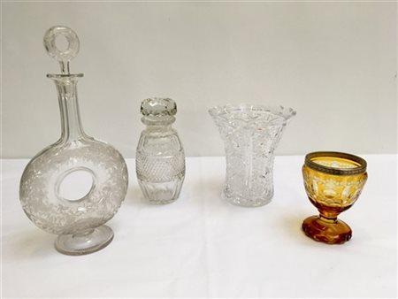 Lotto composto da un bicchiere in vetro manifattura di Boemia con ghiera in arg