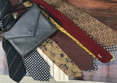 YVES SAINT LAURENT, GIANFRANCO FERRE', RENATO BALESTRA, BALENCIAGA e anonimi
Lo