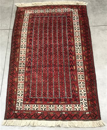 Tappeto Beluchistan, Persia, inizio secolo XX.
Decoro geometrico a fasce parall
