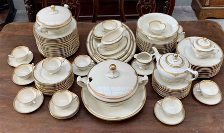 Manifattura di Bavaria, parte di servizio in ceramica color crema profilata in