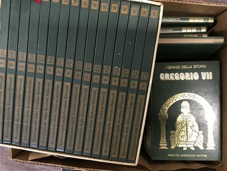 Lotto di 2 cartoni divolumi di narrativa e saggistica