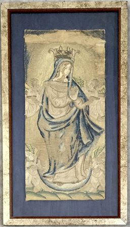 Frammento di ricamo in seta raffigurante la Madonna incoronata con angeli nei t