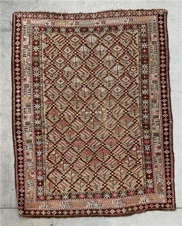 Tappeto Daghestan, Caucaso, inizio secolo XX.
Decoro all-over con alberelli e f