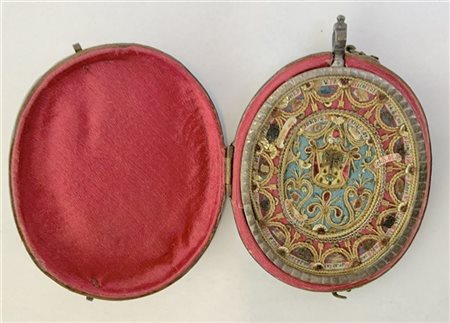 Reliquia in custodia in pelle, con certificato (difetti)