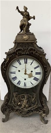 ROBERT ET FILS A LA CHAUX DE FONDS
Pendola del tipo Neuchateloise con cassa ad