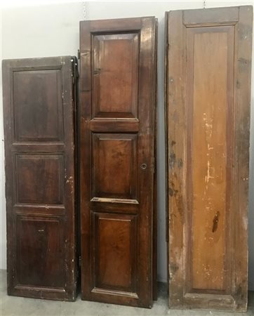 Lotto composto da tre coppie di ante da armadio in legno (h max cm 195) (difett