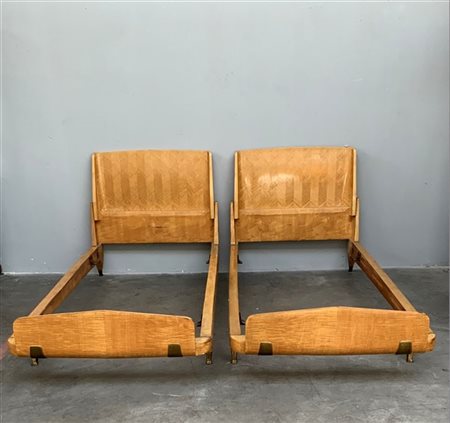 Dassi (Attribuito)
Coppia di letti singoli con struttura in legno chiaro impiall