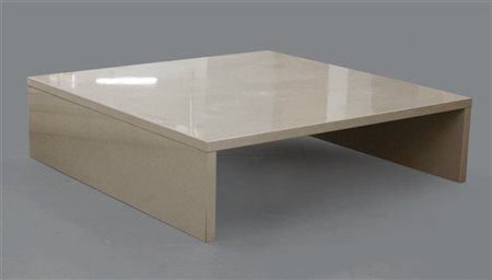 Paolo Tommasi Tavolo da salotto. Produzione Molli, Roma, anni '70/'80. Legno lac