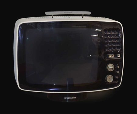 Brionvega Televisore modello "Volans 17". Italia, anni '70. Plastica bianca. (cm